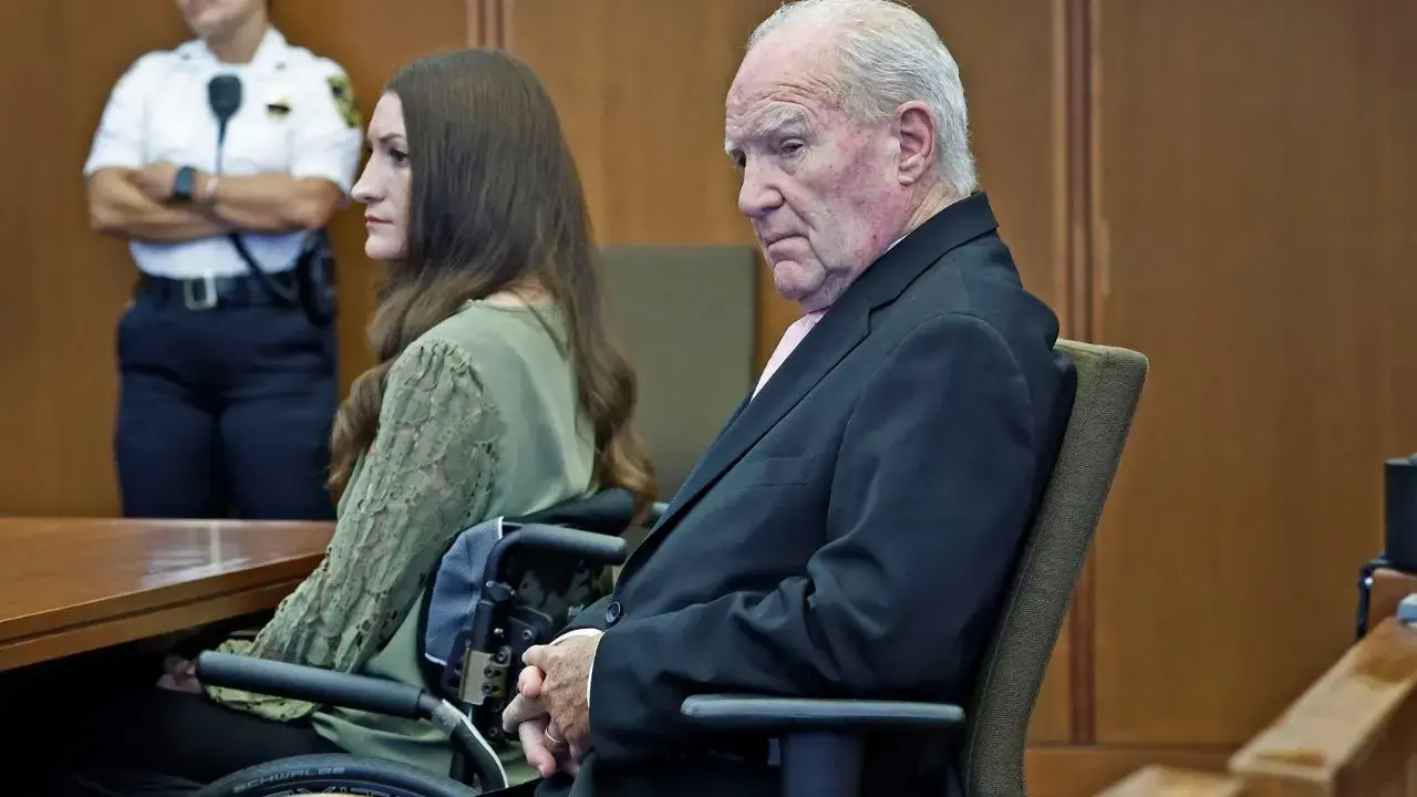 Image of Lindsay Clancy's case remained unresolved after 11 jurors favored finding her not criminally responsible while one juror disagreed.