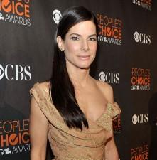 2010__01__Sandra_Bullock_Jan28newsneb 221×225.jpg