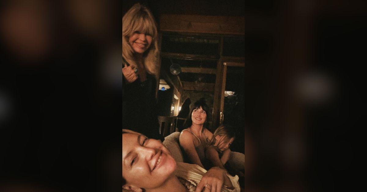 Image of Kate Hudson hung out with mom Goldie Hawn and Dakota Johnson.