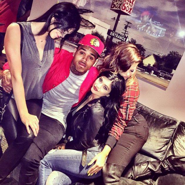 Chris brown kendall jenner lap