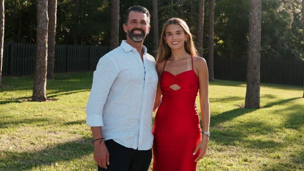 image of She posted photos that showed her posing with both her parents.