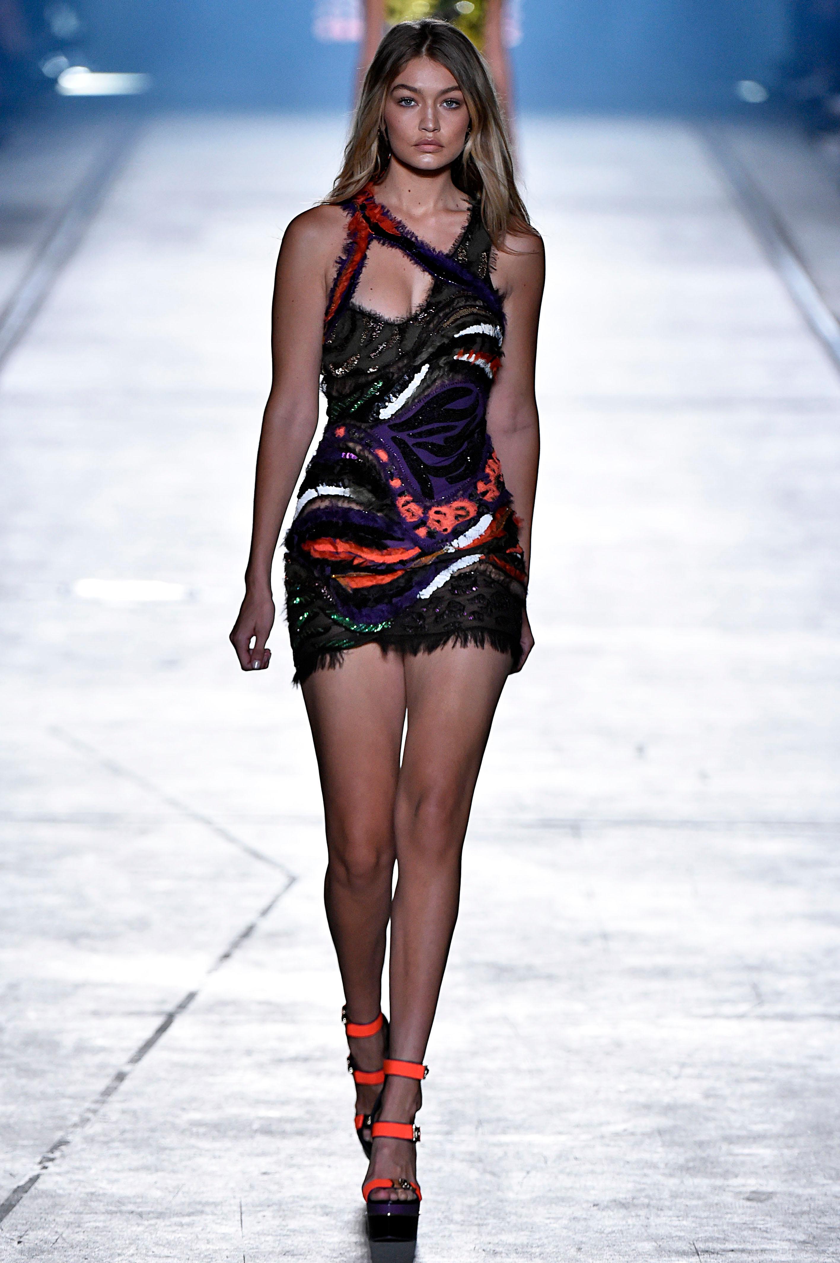 Versace &#8211; Runway &#8211; Milan Fashion Week SS16