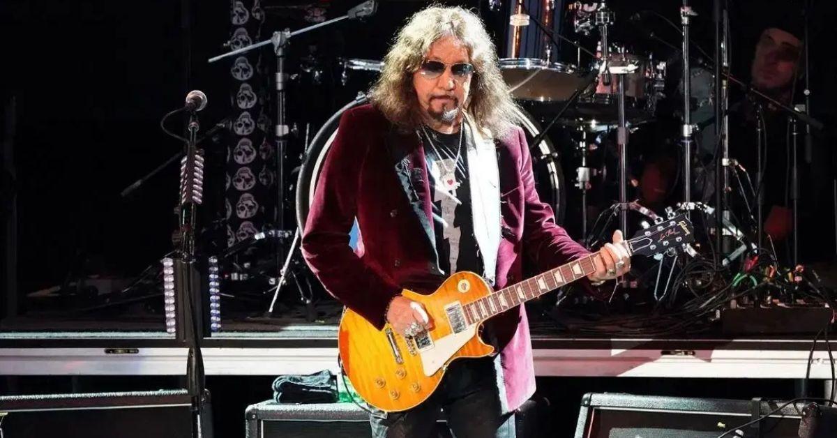 image of Ace Frehley celebrated 17 years of sobriety in an Instagram post in 2023. 