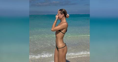 Olivia Ponton Flaunts Her Butt Cheeks & Toned Abs In Hot Bikini Photos