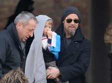 2010__02__brad_pitt_Shiloh_Feb18hz1 225×167.jpg