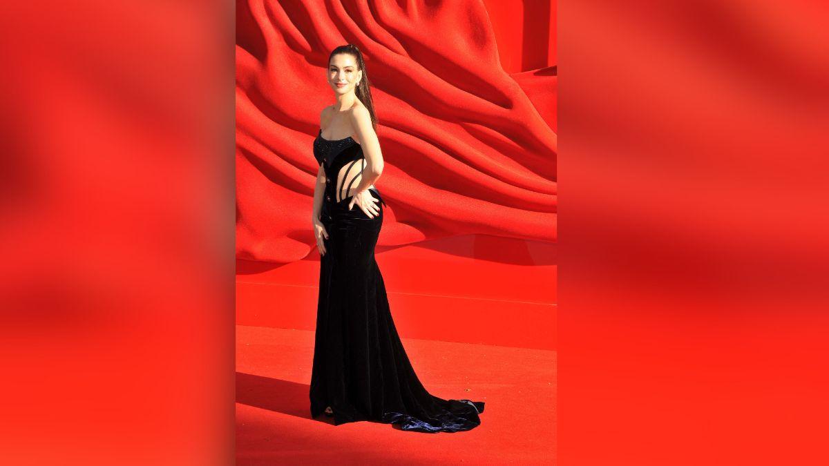 image of Anne Hathaway consistently denies undergoing cosmetic procedures.
