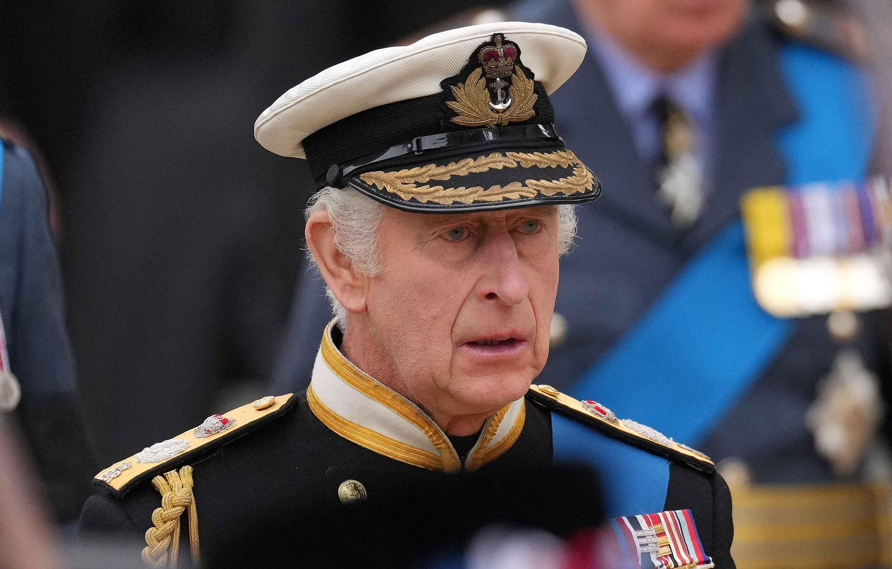 king charles wants to stay out of prince harry meghan markles drama