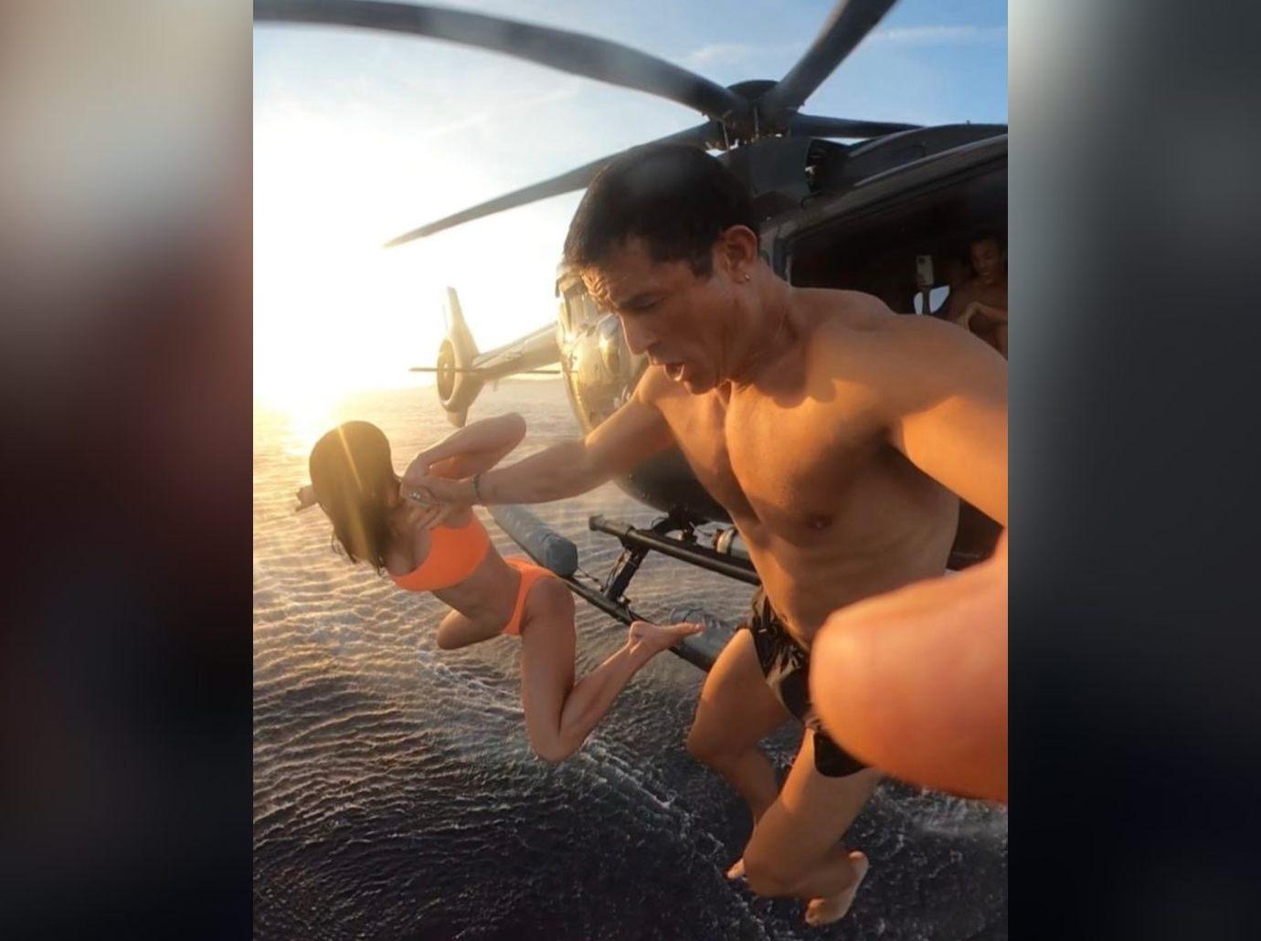 bikini katy perry orlando bloom jump helicopter ocean watch