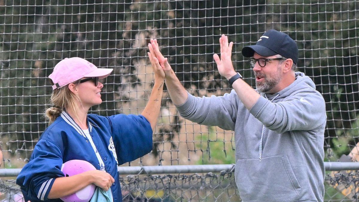 Photo of Jason Sudeikis and Olivia Wilde.