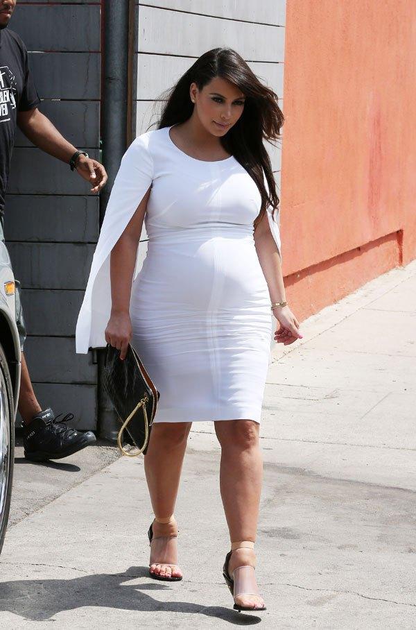 Kim kardashian pregnant 05