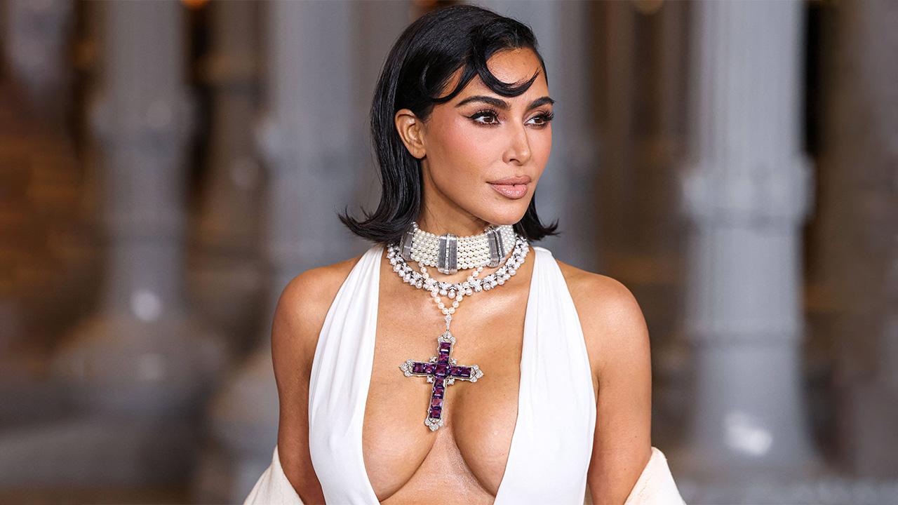 Photo of Jonathan Van Meter claimed plastic surgeons argued about whether Kim Kardashian had a nose job.