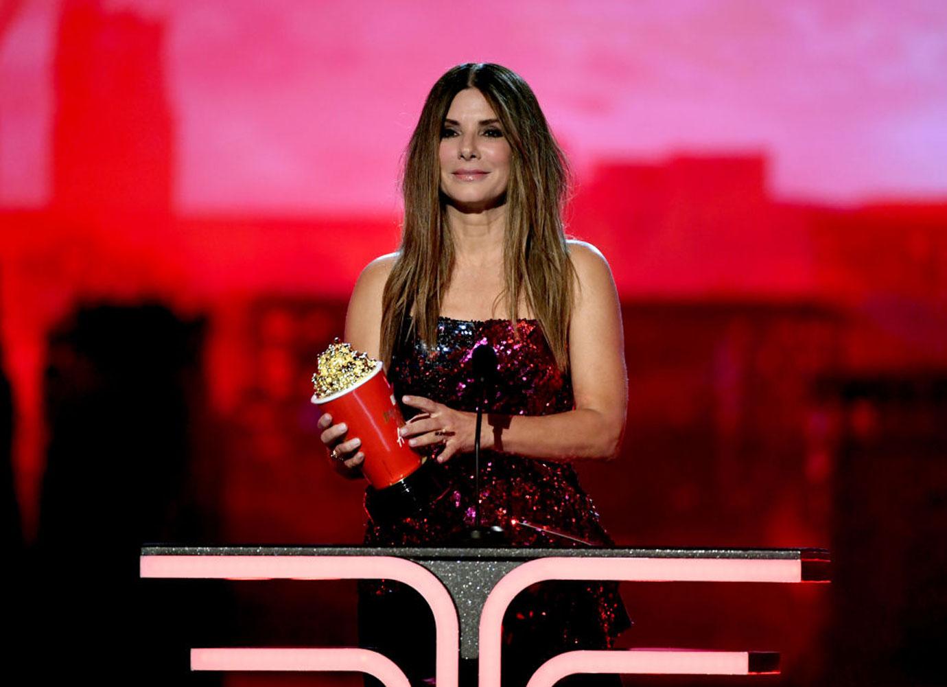 Sandra Bullock Accepts Her Award