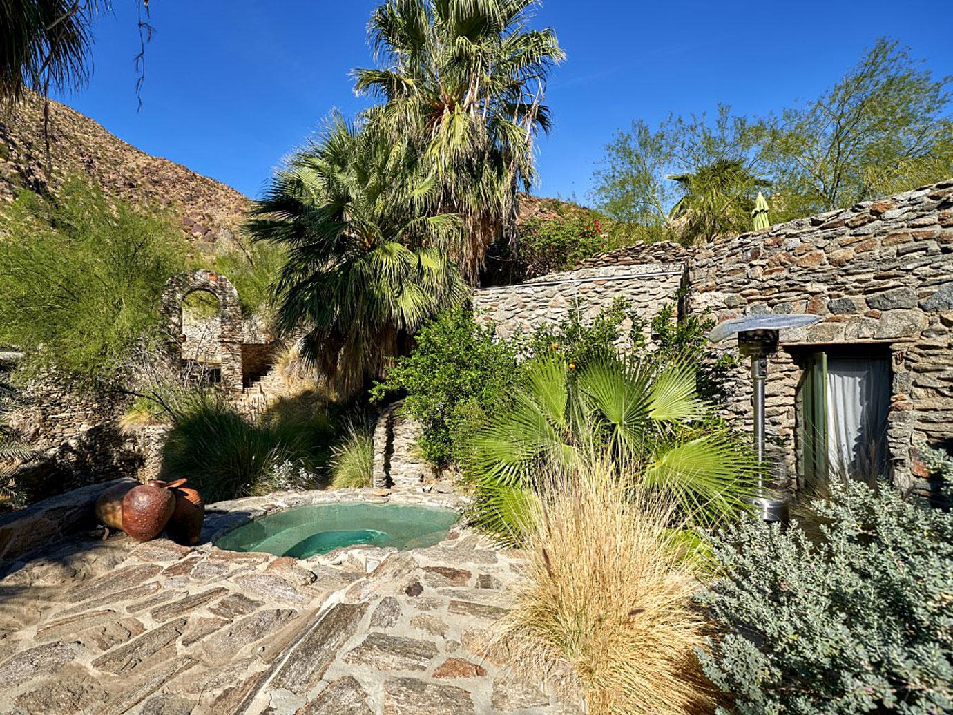 suzanne somers sells glamorous desert compound