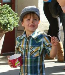 2010__11__FP_6054925_Spears_Britney_FP1_111310 218×300.jpg