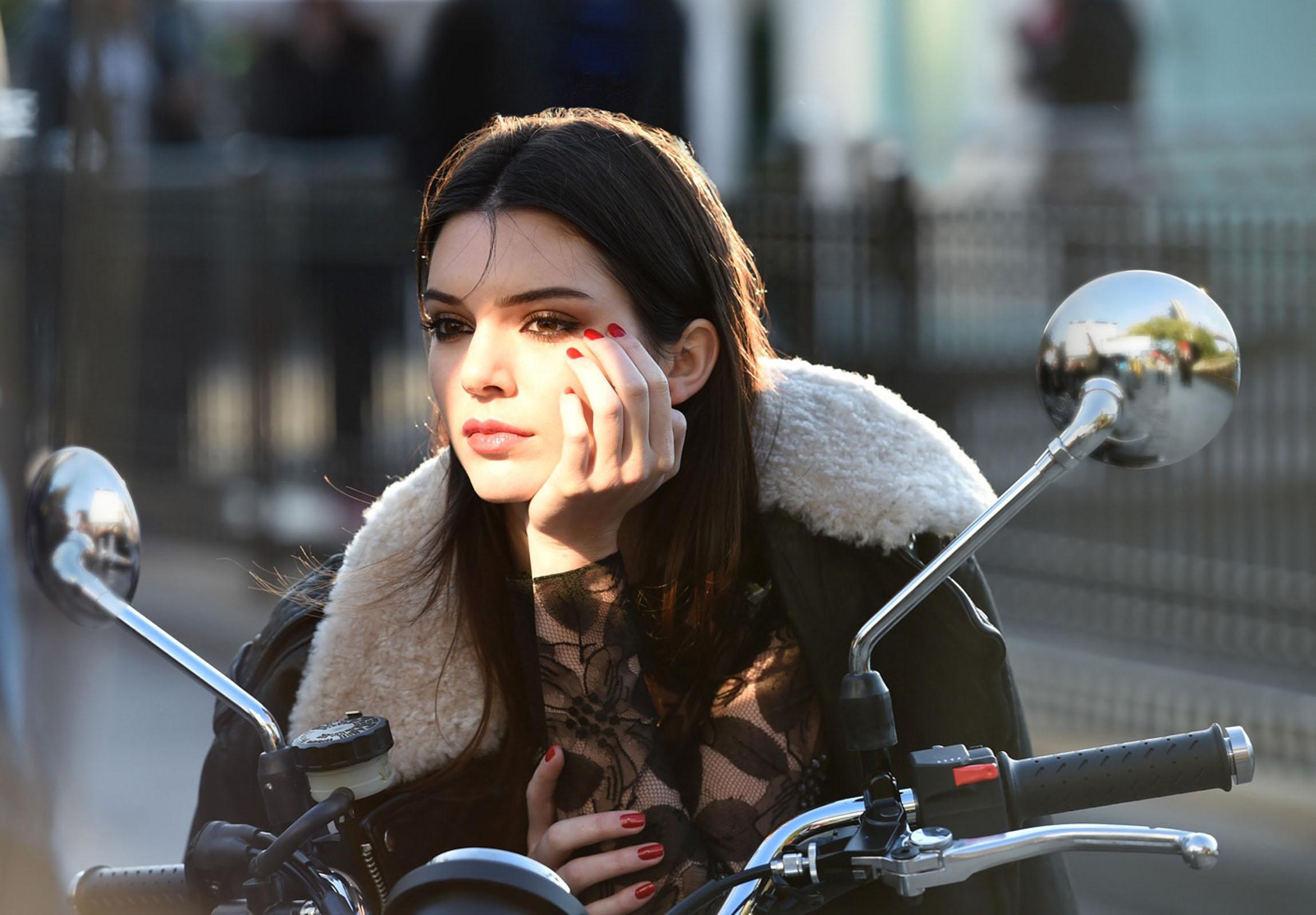 Kendall Jenner signs up with Estee Lauder