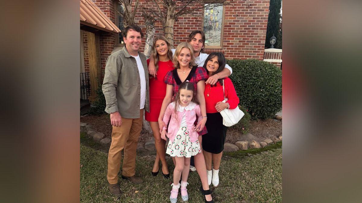 image of The singer reflected on her difficult relationship with her family.