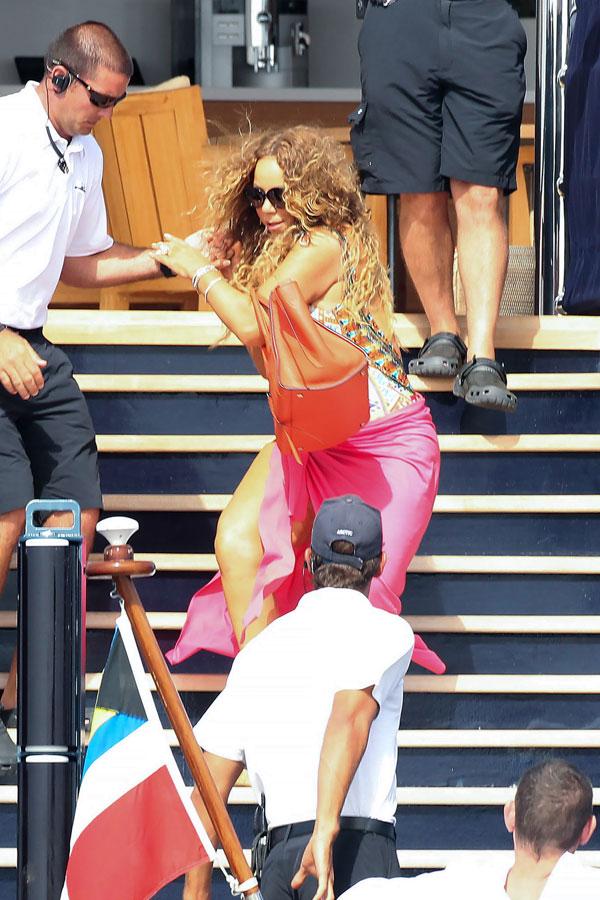 Mariah carey nearly falls5