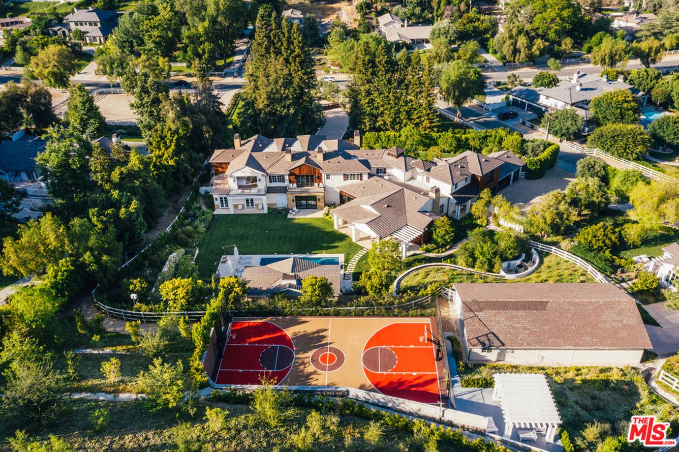 the weeknd lists hidden hills home