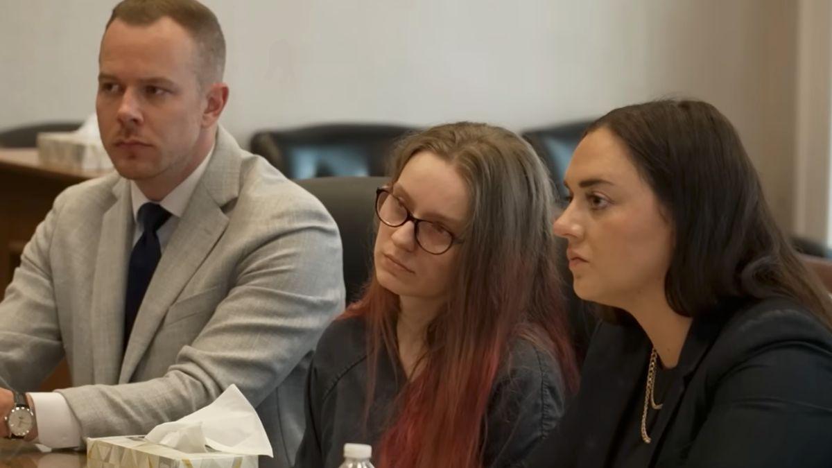 image of The Ohio mother broke down in tears as her attorney argued she was unaware of the abuse her children suffered.