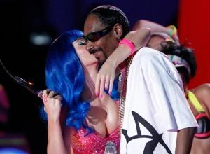 2010__09__Katy_Perry_Snoop_Dogg_Sept1newsne 300&#215;220.jpg