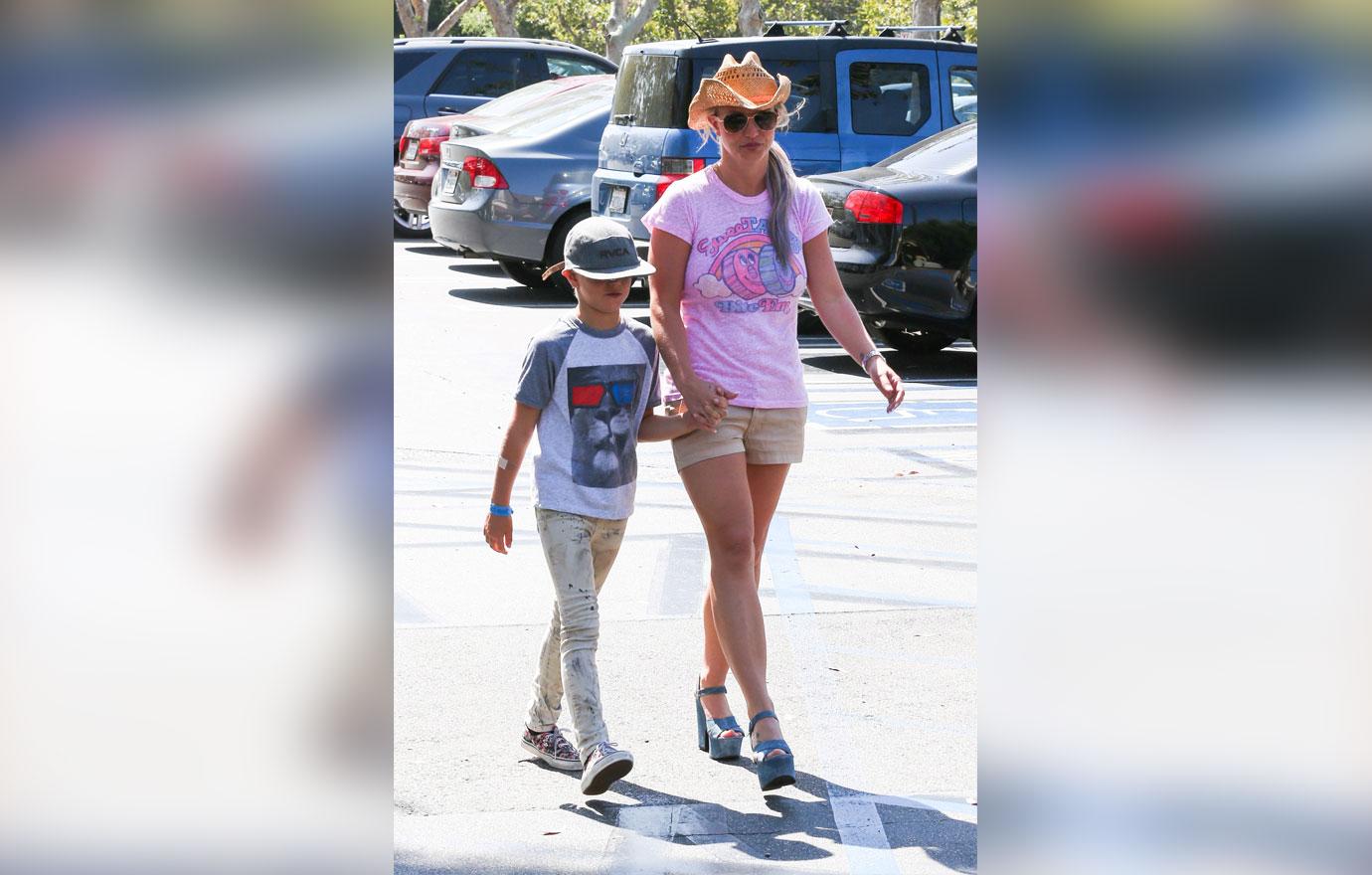 Britney Spears enjoys lunch with her kids in Calabasas