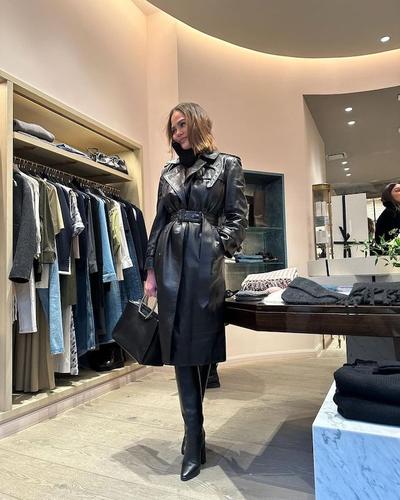 chrissy teigen wardrobe malfunction