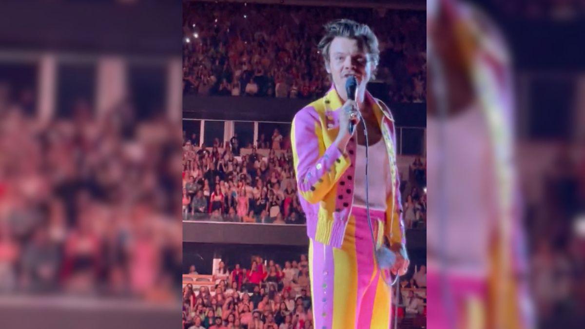 Image of Harry Styles seemingly had trouble breathing after collapsing on stage during his recent show.
