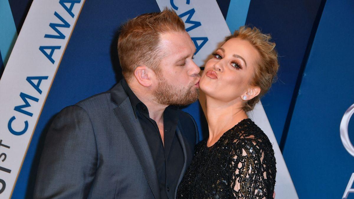 Image of Kellie Pickler was reportedly 'distraught' following her husband's death.