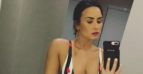 Demi lovato wears bathing suit backwards pics