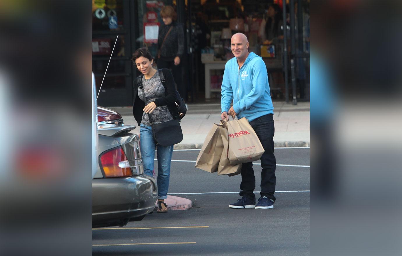 Bethenny Frankel Shops At TJ Maxx With BF Dennis Shields In The Hamptons