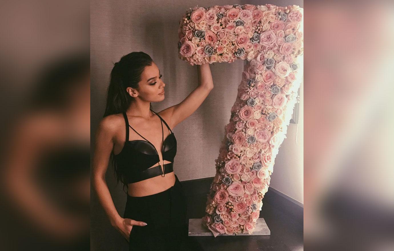 hailee steinfeld slim figure sexy beautiful dickinson apple tv photos