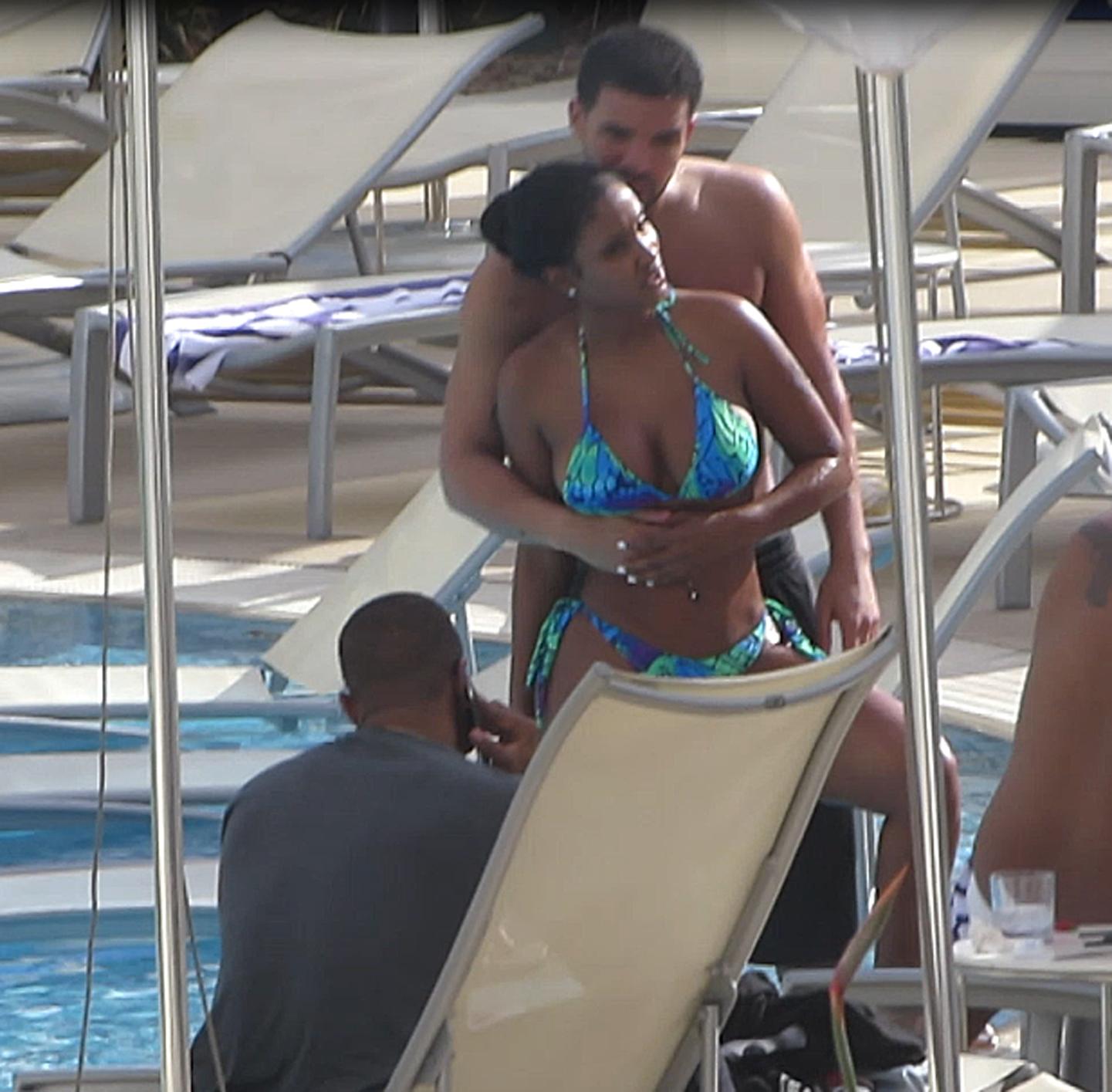 EXCLUSIVE: Drake spotted by hotel pool in Perth