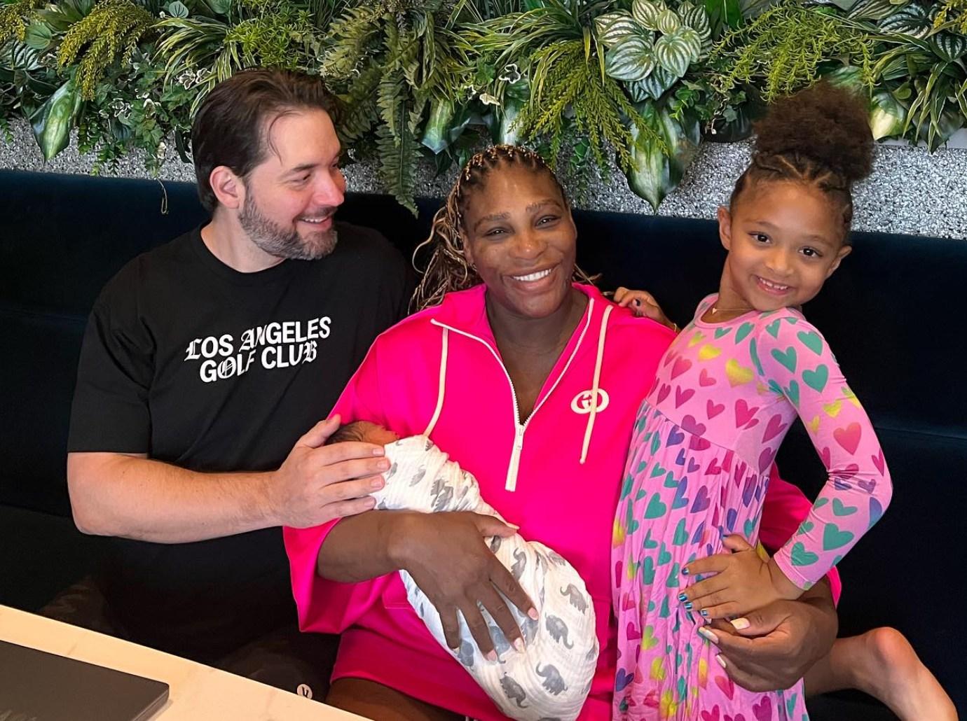 serena williams laughs struggles fit postpartum body into skirt watch