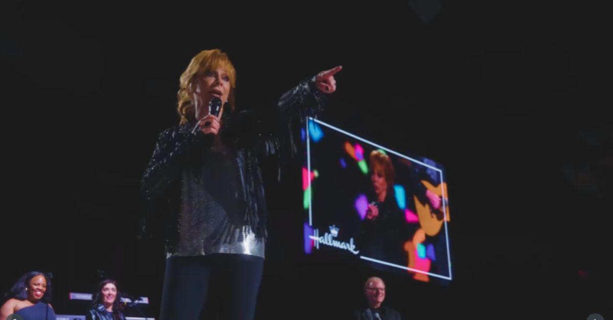 Photo of Reba McEntire