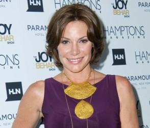 2010__10__luann_delesseps105 294×300.jpg