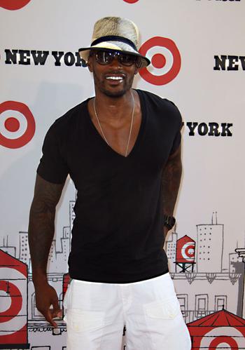 Hot Bod! Tyson Beckford Poses Nearly Nude While Bragging About His