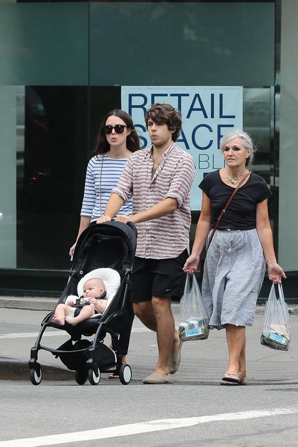 Keira knightley husband james righton daughter edie 02