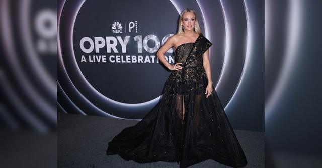 Carrie Underwood’s Sexiest Photos