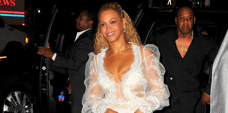 Beyonce looking gorgeous in a white gown as she heads out for dinner after accepting her Music Video of the year award at the VMA&#8217;s in NYC