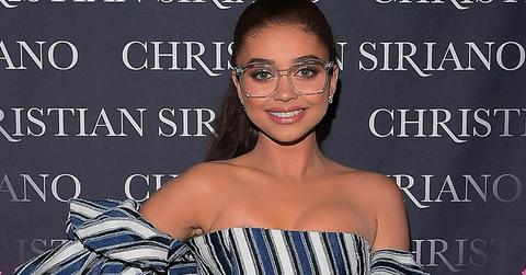 Sarah Hyland Shows Off Stomach Book Launch