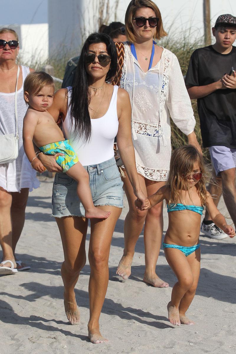 Kourtney kardashian beach bikini body miami mason penelope reign 05