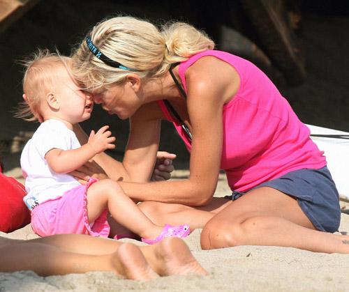 2009__08__full_tori_spelling_08_wenn2541976.jpg