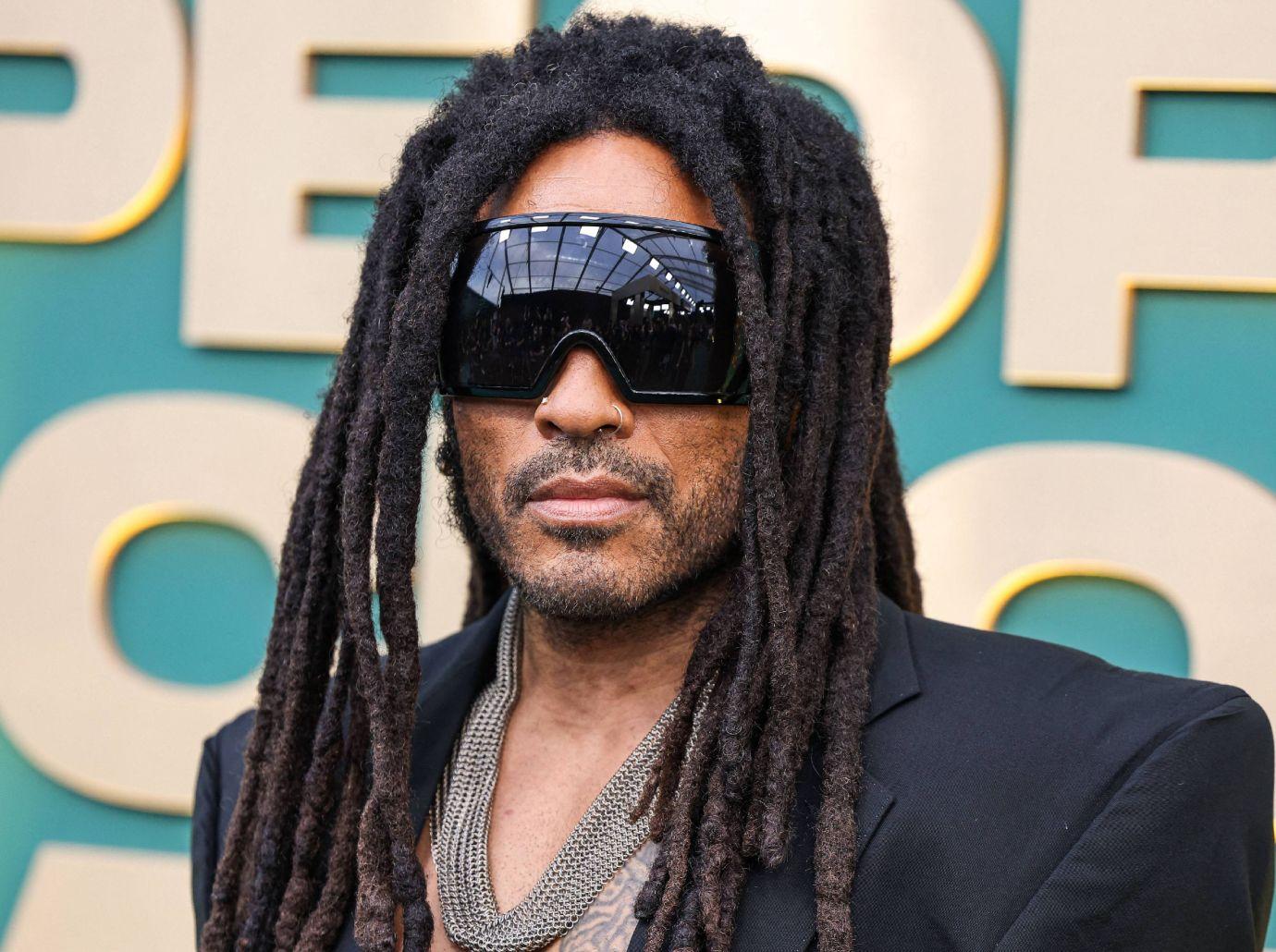 lenny kravitz defends wearing leather pants work out gym