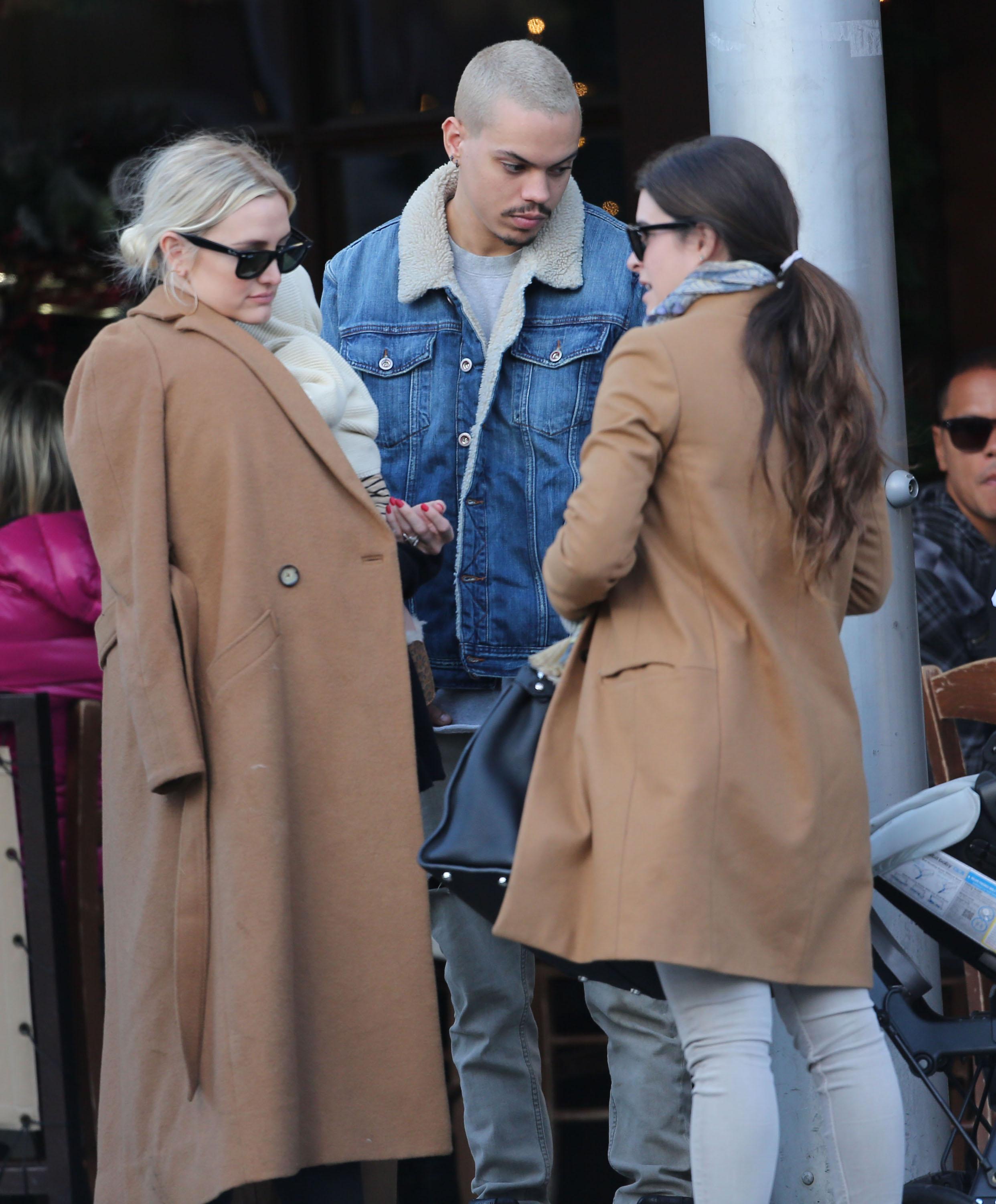 Ashlee Simpson &amp; Evan Ross Take Jagger Out For Lunch