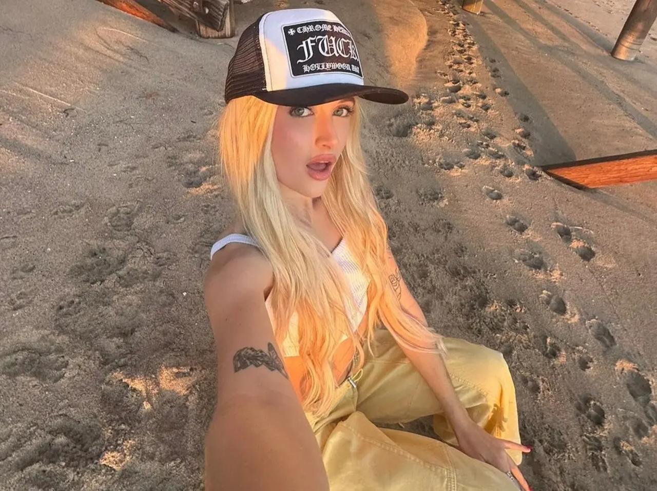 Sami Sheen, 19, Promotes Her OnlyFans By Posing In A Thong: Photo