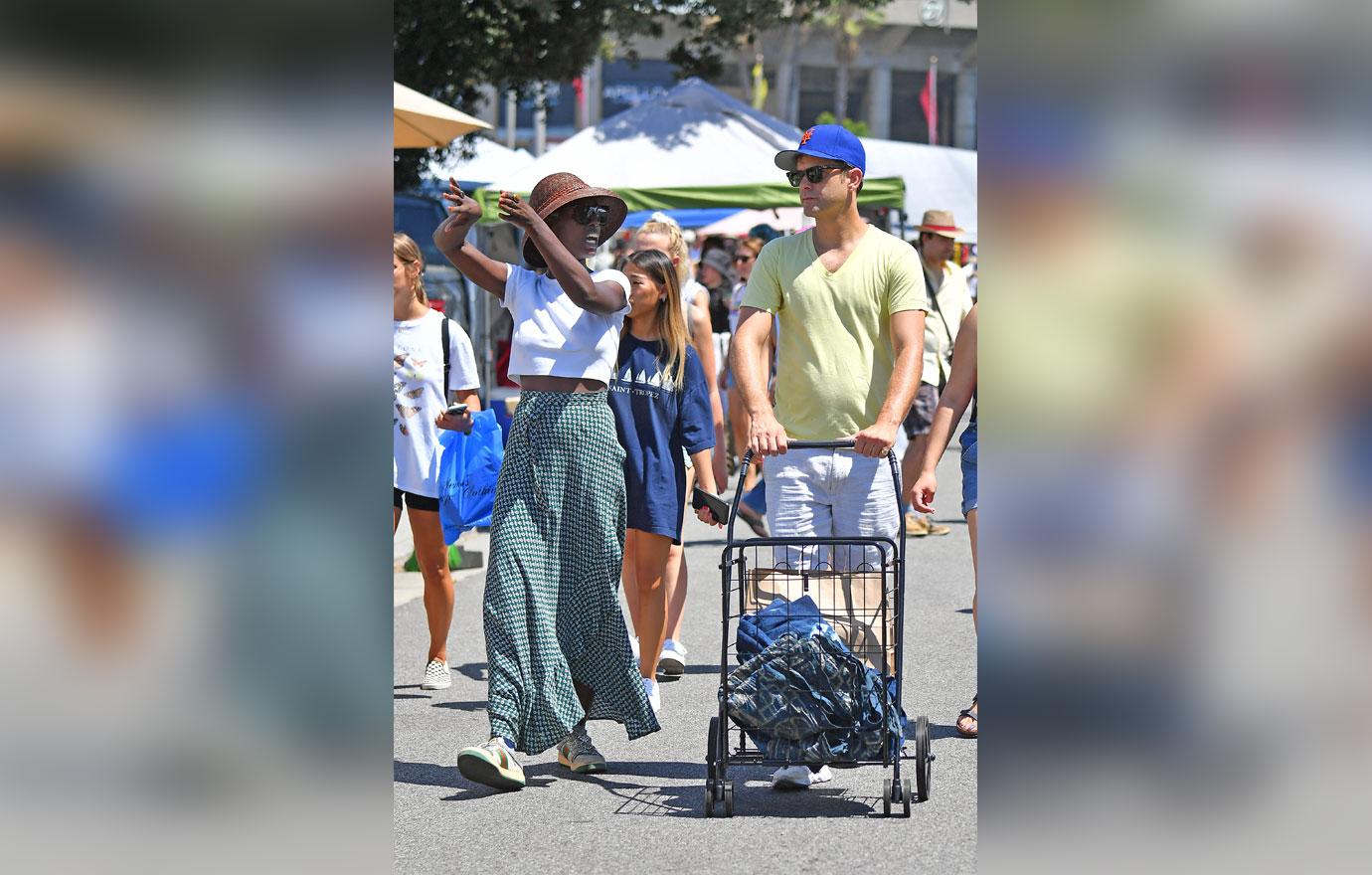 EXCLUSIVE: Joshua Jackson and girlfriend Jodie Turner-Smith kiss as they do a bit of shopping at a local Flea Market joshua jackson girlfriend jodie