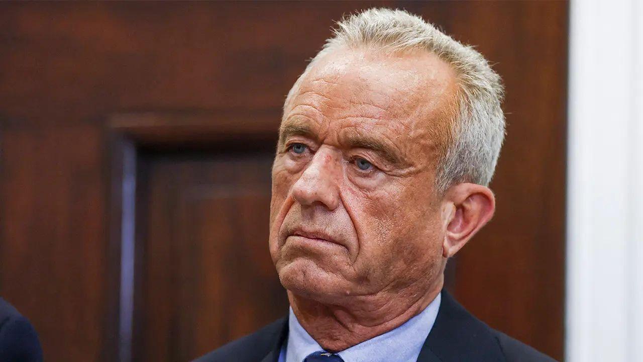 Photo of Robert F. Kennedy Jr.'s labored breathing was compared to a Star Wars character.