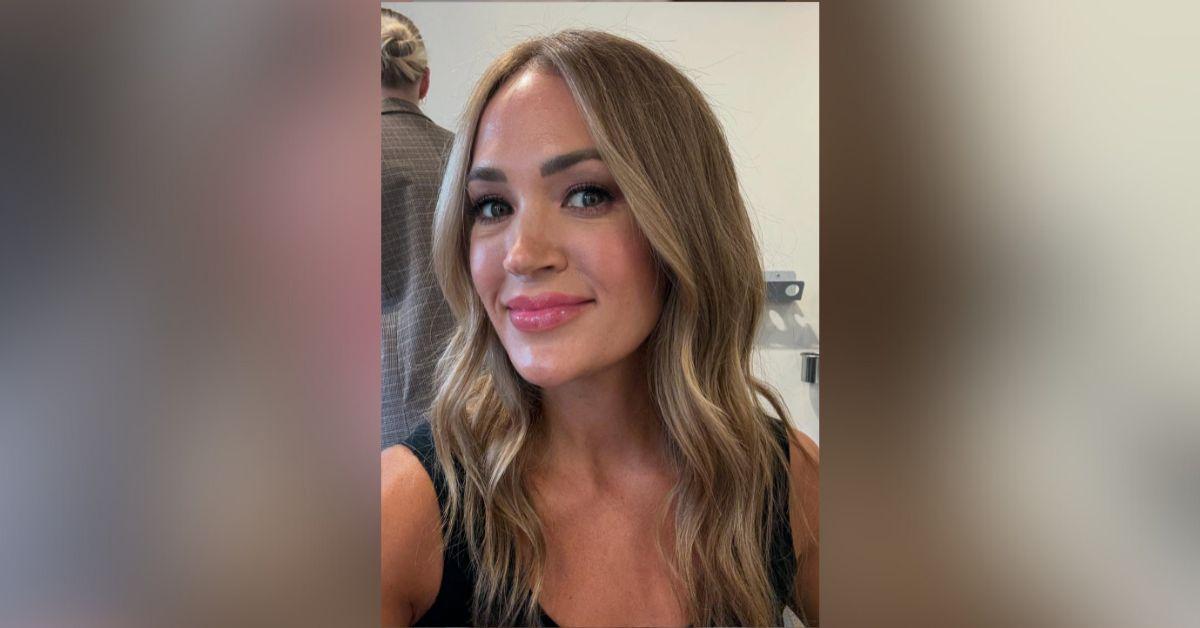 image of Carrie Underwood debuted her natural hair color for the first time since age 12.