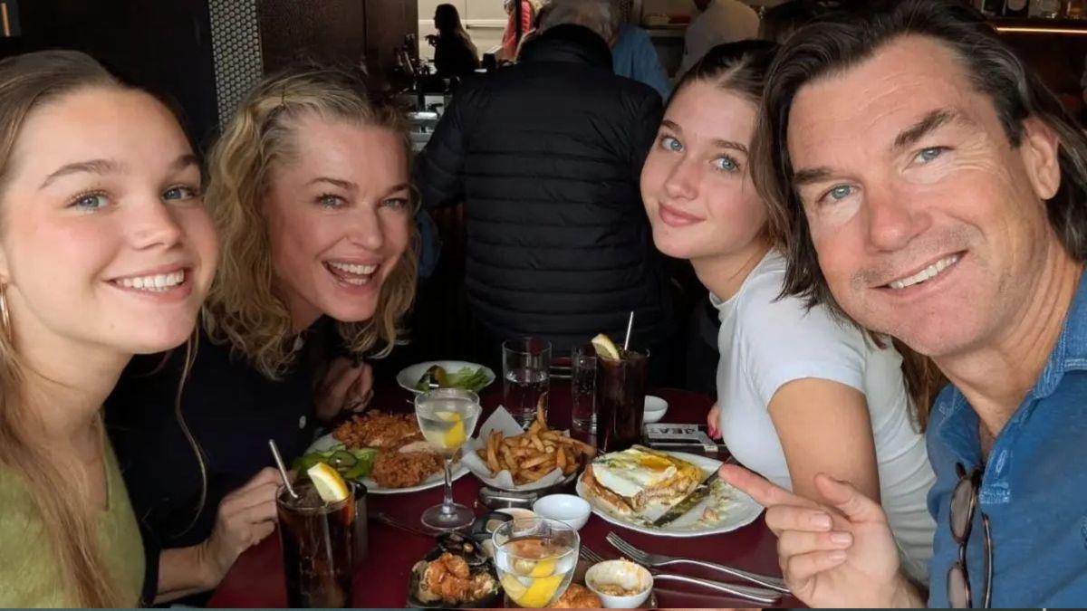 image of jerry o Connell and Rebecca romijin