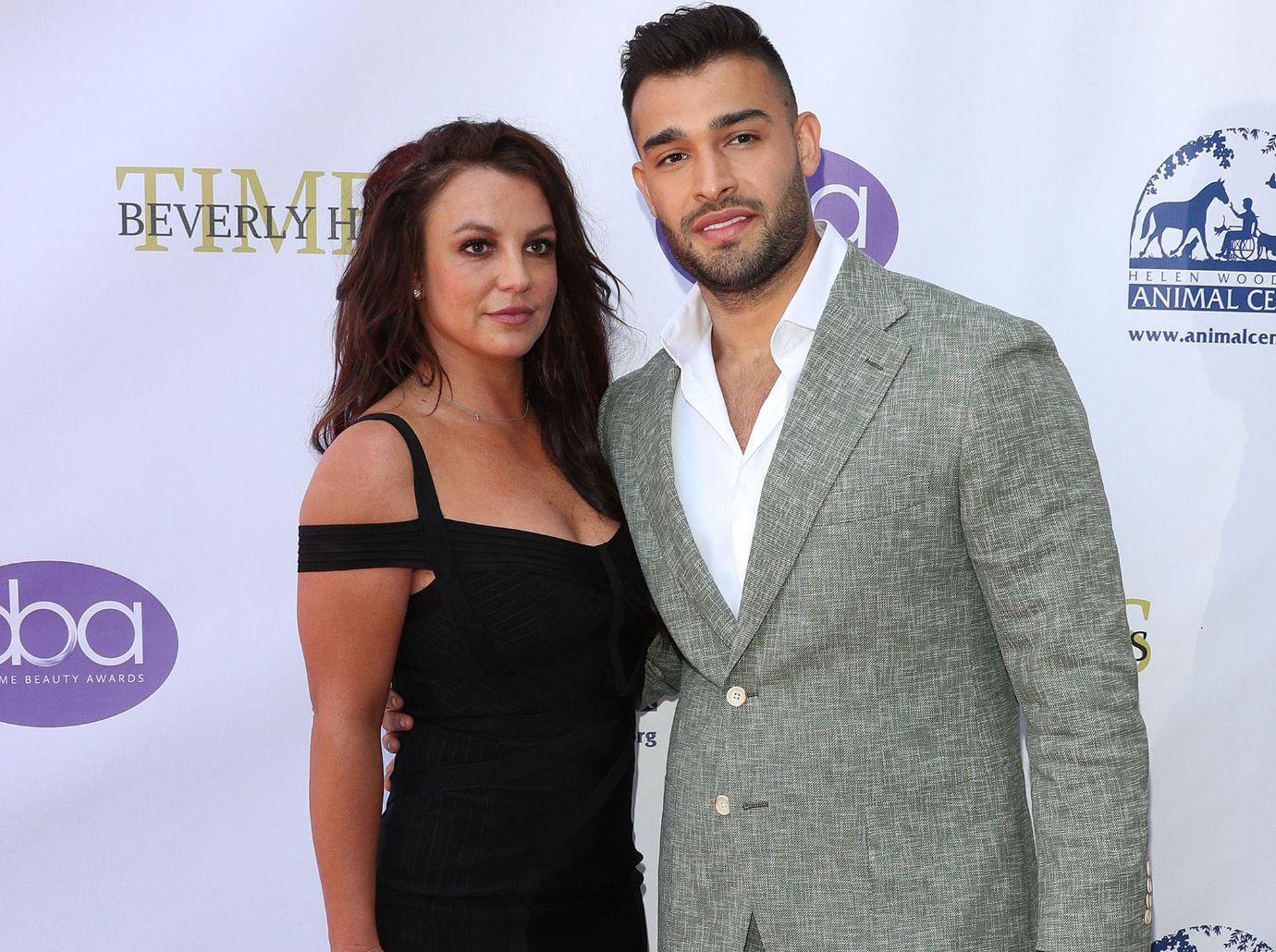 britney spears ex husband sam asghari prohibited talking about her traitors